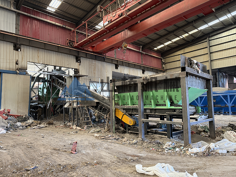 破解“垃圾围城”历史顽疾 高效智能陈腐垃圾分选设备成生态修复新利器(图1)